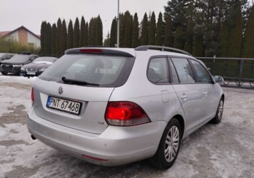 Volkswagen Golf VI Variant 1.6 TDI-CR DPF BlueMotion 105KM 2012 Volkswagen Golf 2012r, SALON POLSKA. 1.6 TDI. Lekko uszkodzony przod. Jezd, zdjęcie 2