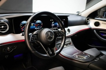 Mercedes Klasa E W213 Limuzyna Facelifting 2.0 E220d 194KM 2021 Mercedes E 220 *4Matic*AMG Line*Salon Polska*I, zdjęcie 16