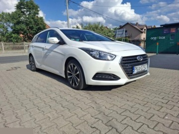 Hyundai i40 Kombi Facelifting 1.7 CRDi 141KM 2015 Hyundai i40 Kombi 1.7 CRDi DCT Premium 141KM 2015r przestronny i komfortowy