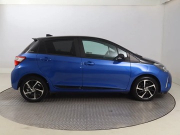 Toyota Yaris III Hatchback 5d Facelifting 2017 1.5 Dual VVT-iE 111KM 2018 Toyota Yaris 1.5 Dual VVT-i, Salon Polska, zdjęcie 5