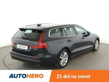Volvo V60 I Kombi Facelifting 2.0 D4 DRIVE-E 190KM 2018 Volvo V60 2.0 D4 Automat Momentum Nawigacja, zdjęcie 6