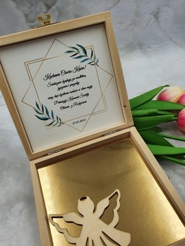 Спасибо крестным родителям и гостям Святого Причастия.