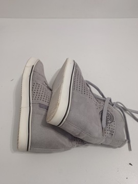 Botki na koturnie marki Lu Boo