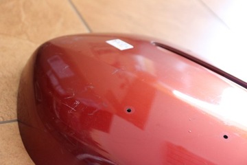 Honda Goldwing GL 1800 охватывает правый багажник