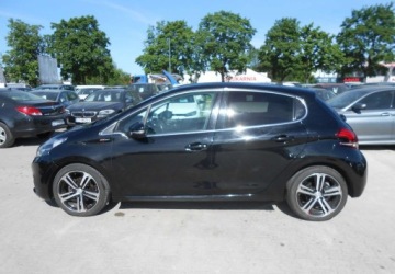 Peugeot 208 I Hatchback 5d Facelifting 1.2 PureTech 110KM 2018 Peugeot 208 Peugeot 208 I 1.2 benzyna 110 KM GT-Line 1.2 Benzyna 110KM, zdjęcie 7