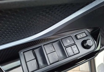 Toyota C-HR I Crossover Facelifting 1.8 Hybrid 122KM 2021 Toyota C-HR Toyota C-HR 1.8 Hybryda 122KM, zdjęcie 23