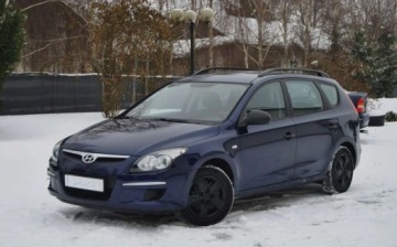 Hyundai i30 I CW Facelifting 1.4 DOHC 109KM 2010 Hyundai i30 GWARANCJA, 2010r, 1.4 Benzyna, ISOFIX, Maly przebieg, Ladnie u