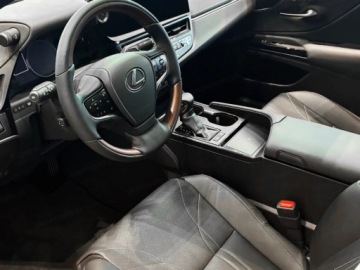 Lexus ES VII (XV70) Sedan Facelifting 300h 218KM 2025 LEXUS ES 300h Omotenashi Sedan 2.5 E-CVT 218KM 2025, zdjęcie 6