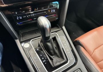 Volkswagen Passat B8 Variant Facelifting 2.0 TDI SCR 150KM 2022 Volkswagen Passat Unikatowe wyposazenie - Masaze - 4 kamery - LED Matrix -, zdjęcie 23