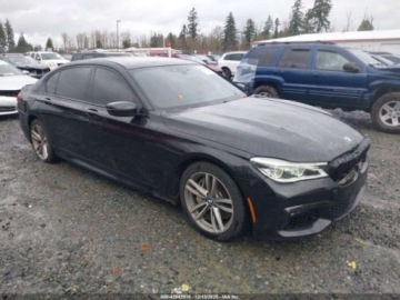 BMW Seria 7 G11-G12 2016 BMW Seria 7 2016 BMW 750I XDRIVE 4.4 Benzyna 445KM, zdjęcie 1