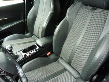 Peugeot 2008 II SUV 1.2 PureTech 130KM 2020 Peugeot 2008 GT-Line*1.2 Benzyna 131, zdjęcie 10