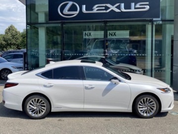 Lexus ES VII (XV70) Sedan Facelifting 300h 218KM 2025 LEXUS ES 300h Omotenashi Sedan 2.5 E-CVT 218KM, zdjęcie 2