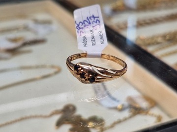 Piękny złoty pierścionek z kamieniem P. 585 W. 1,68G R. 12