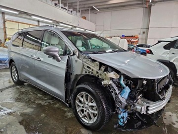 Chrysler Pacifica II 2021 Chrysler Pacifica Touring L 2021 3.6l 3.6 Benzyna 287KM, zdjęcie 4