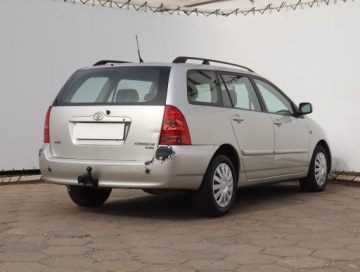 Toyota Corolla IX (E12) Kombi 2.0 D-4D 116KM 2005 Toyota Corolla 2.0 D-4D, HAK, Klima, El. szyby, zdjęcie 4