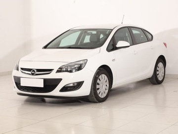 Opel Astra J Sedan 1.6 Twinport ECOTEC 115KM 2018 Opel Astra 1.6 16V, Salon Polska, Serwis ASO, zdjęcie 1