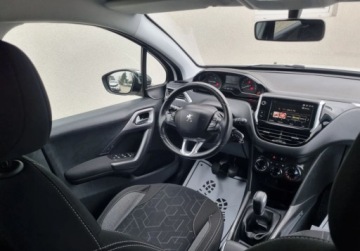 Peugeot 2008 I SUV Facelifting 1.2 PureTech 110KM 2017 Peugeot 2008 Lift SLICZNY 1.2 Benzyna 110KM Bogata Wersja ORYGINAL Zadbany, zdjęcie 6