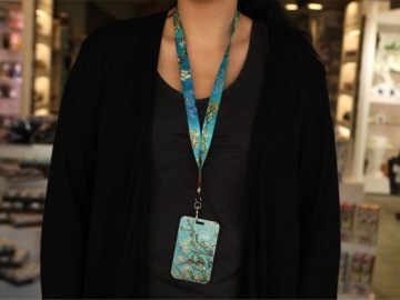 Обложка для карты/удостоверения - В. Ван Гог, Цветущее миндальное дерево (КАРМАНИ)