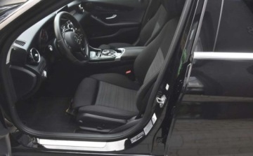 Mercedes Klasa C W205 Limuzyna Facelifting 1.6 C180 156KM 2019 Mercedes-Benz Klasa C Mercedes-Benz Klasa C 180 Business Edition 9G-TRONIC, zdjęcie 20