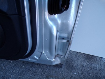 DVEŘE LEVÉ LEVÝ PŘEDNÍ MERCEDES W204 C TŘÍDA LAK C775