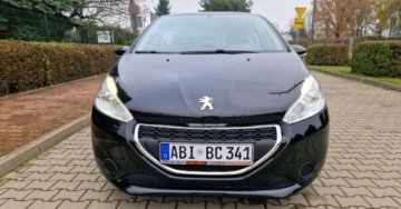 Peugeot 208 I Hatchback 3d 1.6 e-HDI 92KM 2014 Peugeot 208 Peugeot 208 1.6 e-HDi Allure STT 1.6 Diesel 92KM, zdjęcie 1
