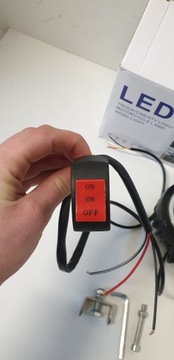 УНИВЕРСАЛЬНАЯ ВОДОНЕПРОНИЦАЕМАЯ 3-СВЕТОДИОДНАЯ ЛАМПА