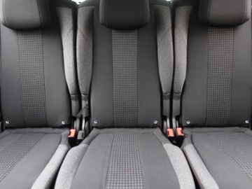 Peugeot 5008 II Crossover Facelifting 1.2 PureTech 130KM 2021 Peugeot 5008 PureTech 130, 7 miejsc, Klima, zdjęcie 9