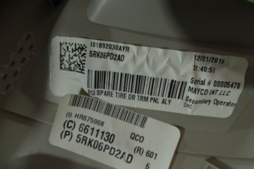 КРЫШКА ЛЕВОГО ЗАПАСНОГО КОЛЕСА СО СТОРОНЫ БАГАЖНИКА CHRYSLER PACIFICA 17-