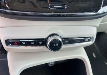 Volvo XC40 Crossover 2.0 D3 150KM 2019 Volvo XC 40 2.0 Diesel 150 KM LED Nawigacja Tempomat Sensor Radar 2.0 150KM, zdjęcie 4