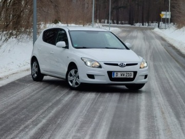 Hyundai i30 I Hatchback 1.4 109KM 2009 Hyundai i30 I 1.4 Benzyna 109KM Manual, zdjęcie 14