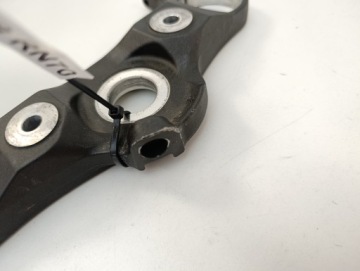 ВЕРХНЯЯ ПОЛКА ПОДВЕСКИ YAMAHA MT09 RN70