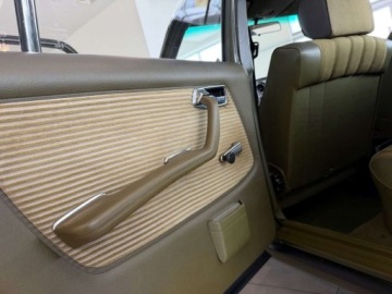 Mercedes W123 Sedan 2.4 D 72KM 1982 Mercedes-Benz W123 2.4 Diesel 72KM, zdjęcie 33