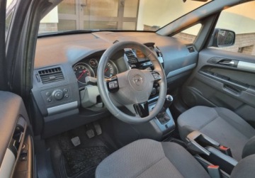 Opel Zafira B 1.6 Twinport ecoFLEX 115KM 2010 Opel Zafira 1.6I LPG 7-osob Zadbane Polecam. 1.6 BenzynaLPG 115KM, zdjęcie 10