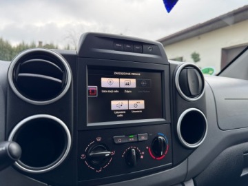 Citroen Berlingo II Combi Facelifting 2015 1.6 BlueHDi 100KM 2015 Citroen Berlingo Citroen Berlingo II (2008 - 2018) 1.6 1.6 Diesel 99KM, zdjęcie 37