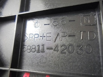 LOKETNÍ OPĚRKA SKŘÍŇKA 58811-42030 TOYOTA RAV4 III