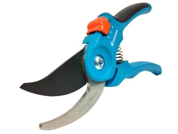 GARDENA Classic 8853 Sekator ogrodowy nożycowy do małych i średnich dłoni