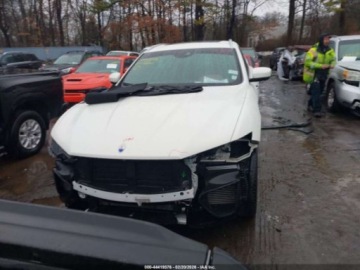 Maserati Levante 2021 Maserati Levante S 2021 3.0 Benzyna 424KM, zdjęcie 7