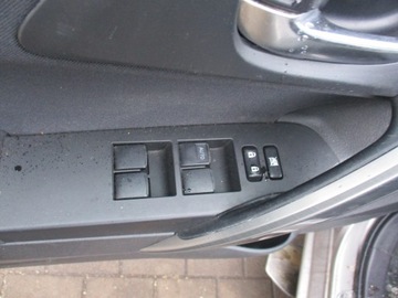 DVEŘE LEVÉ PŘEDNÍ AURIS II 14R KOMPLETNÍ
