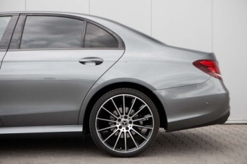 Mercedes Klasa E W213 Limuzyna 2.0 220d 194KM 2019 Mercedes-Benz Klasa E E220d 4 Matic AMG Salon Polska Autotrade Mercedes, zdjęcie 13
