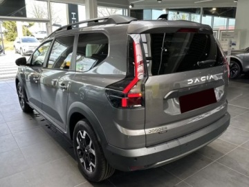 Dacia Jogger 2025 Od ręki - Journey 7-miejsc 1.8 Full Hybrid 155KM, zdjęcie 2