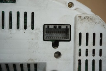 SSANGYONG REXTON PŘÍSTROJOVÁ DESKA BUDÍKY KM/H 2,7 XDI 05R EVROPA