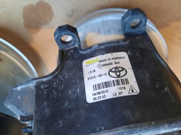 HALOGEN PRZEDNI PRAWY TOYOTA YARIS III AURIS II
