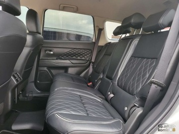 Mitsubishi Outlander III 2019 Mitsubishi Outlander PHEV 224KM 2019r 14TysKm 13.8kWh 4WD Plug-in Stan ide, zdjęcie 20