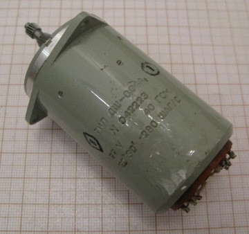 Шаговый двигатель ДСЗ-0,04А