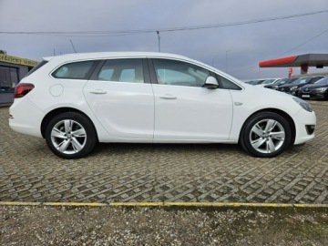 Opel Astra J Sports Tourer 1.4 Turbo ECOTEC 140KM 2012 Opel Astra 1,4 benzyna 140KM zarejestrowany, zdjęcie 18
