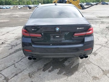 BMW Seria 5 G30-G31 2022 BMW Seria 5 540xi 2022 3.0l 3.0 Benzyna 335KM, zdjęcie 2