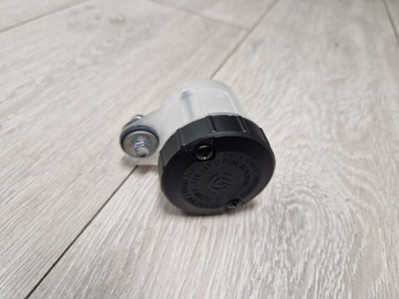 БАЧОК ТОРМОЗНОЙ ЖИДКОСТИ TRIUMPH SPEED TRIPLE BREMBO DAYTONA NEW