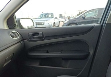 Ford Focus II Sedan 1.8 Duratorq TDCi 115KM 2006 Ford Focus Ford Focus 1.8 Diesel 115KM, zdjęcie 12