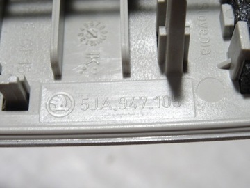 LAMPA OSVĚTLENÍ KABINY PŘEDNÍ SEAT TOLEDO IV 4 6JA 12-19 5JA947105