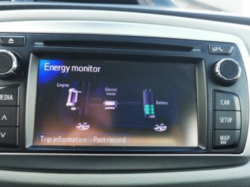 Toyota Yaris III Hatchback 5d Hybrid 100 74KM 2013 TOYOTA YARIS Hybrid 100 74KM,Automat, Kamera cofania, Nawigacja, zdjęcie 9